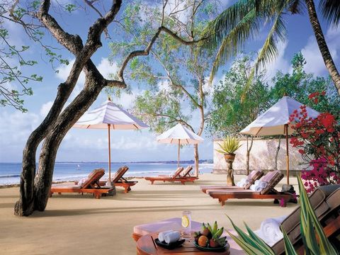 Explore Beach Resorts Around the World: Complete Information